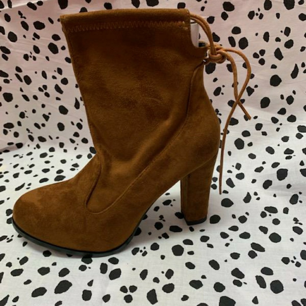 Boots💜 - Picture 2 of 3